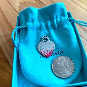 Return to Tiffany pink splash heart charm medium